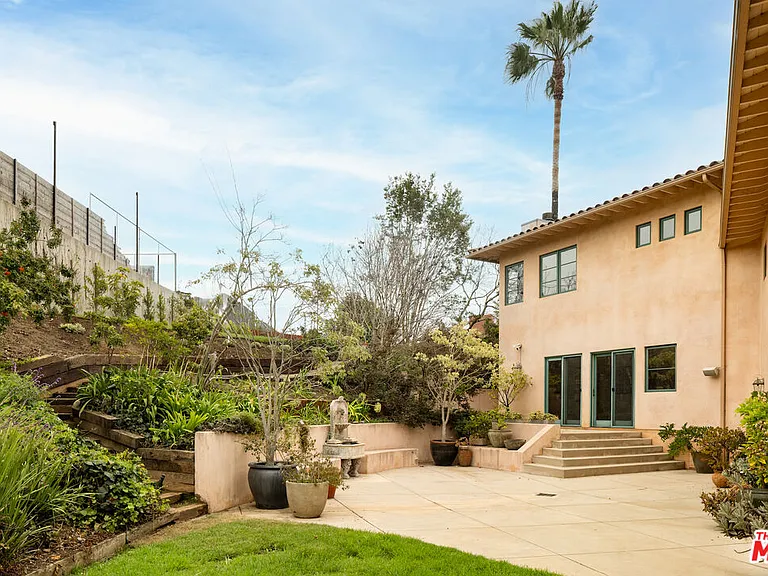 16820 W Sunset Blvd — Photo 40