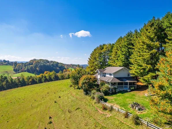 138 Northview Ln, Independence, VA 24348