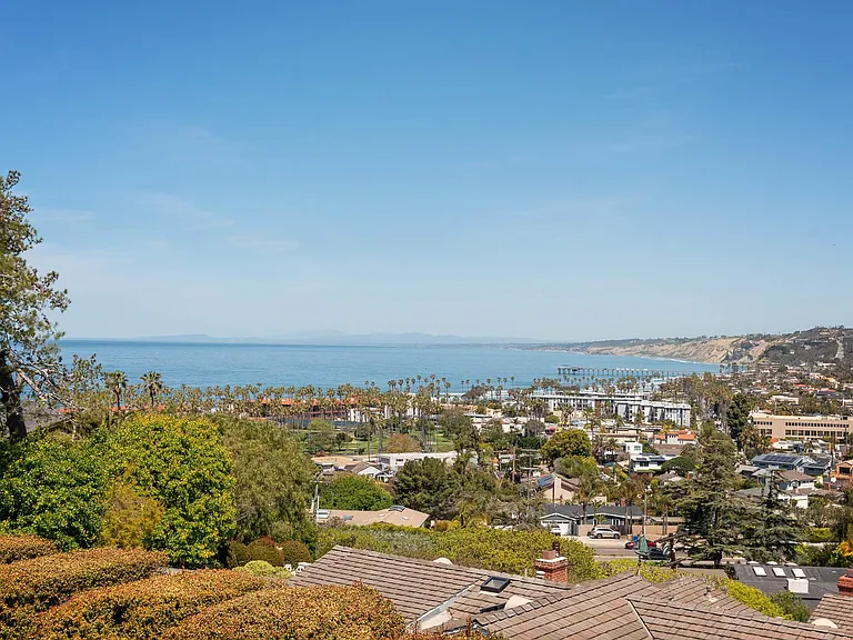 7863 Roseland Dr — Photo 25