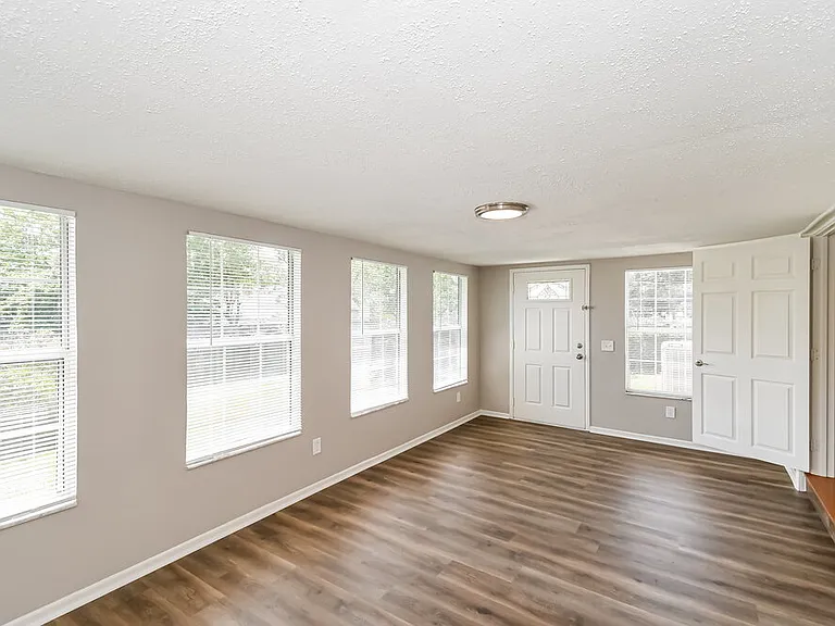 2891 Gatling Blvd — Photo 8