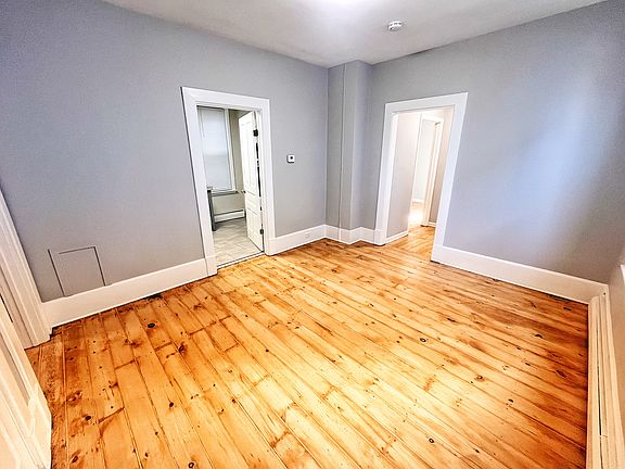 4th image of 104 Lexington Ave NW #1