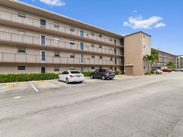 725 Lori Drive #309, Palm Springs, FL 33461