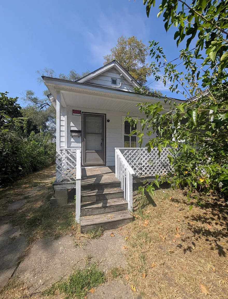 1515 S Lydia Ave photo 1