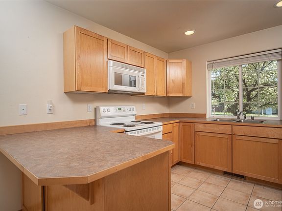 5th image of 1805 E 14th Avenue