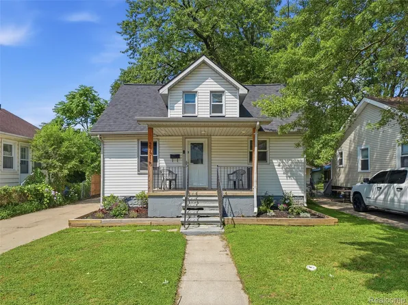 27715 Park Ct, Madison Heights, MI 48071