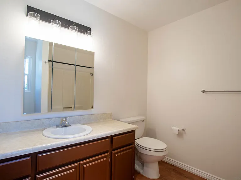 1319 Grand Ave — Photo 9