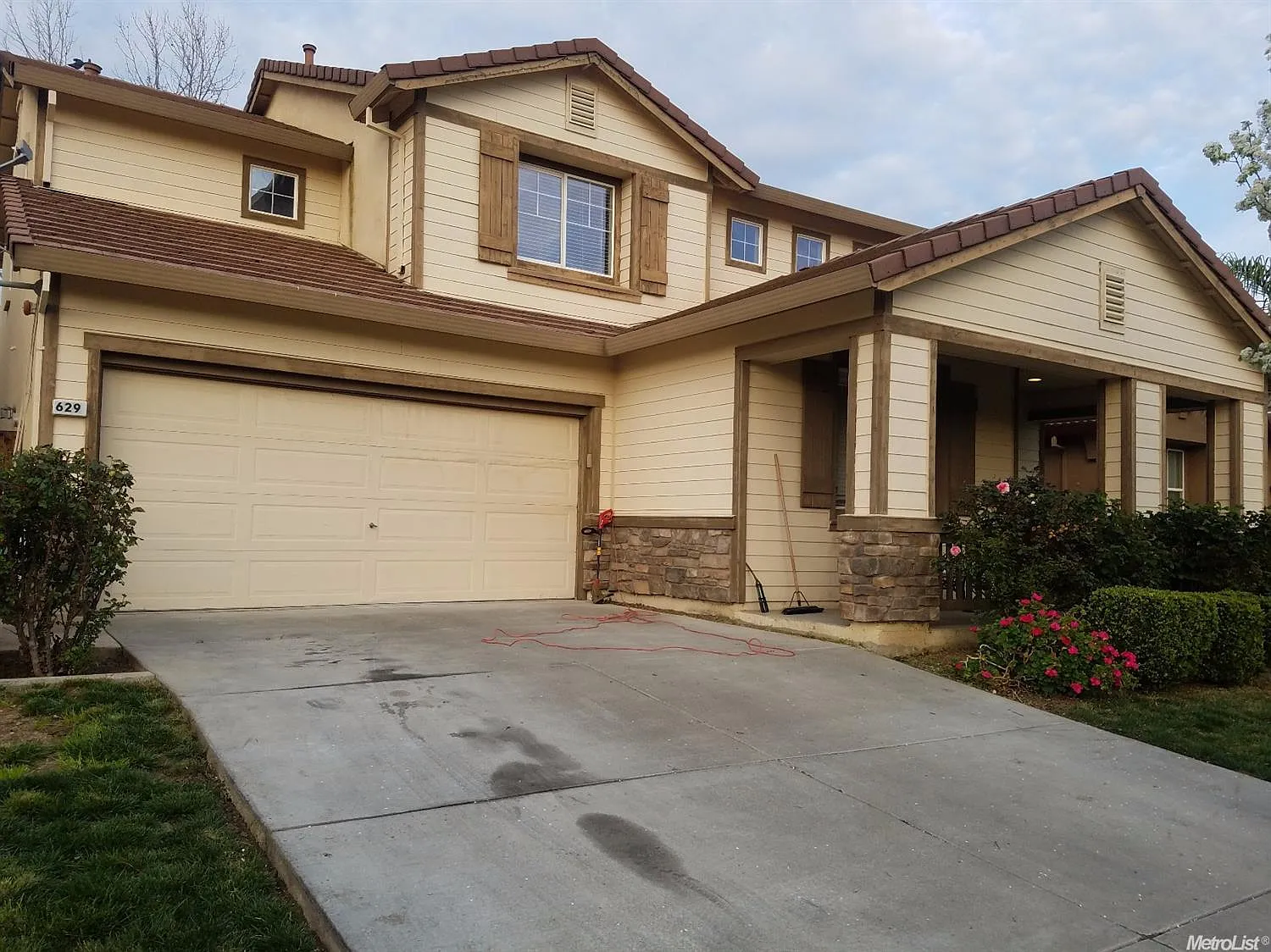 629 Laugenour Dr photo 1