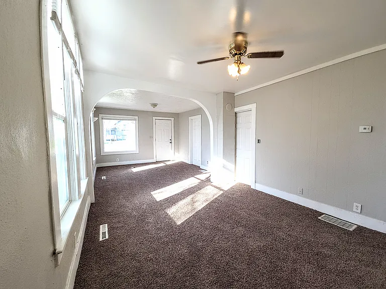 507 W Mansfield Ave — Photo 4