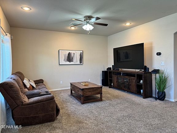 4th image of 7601 Mammoth Ln