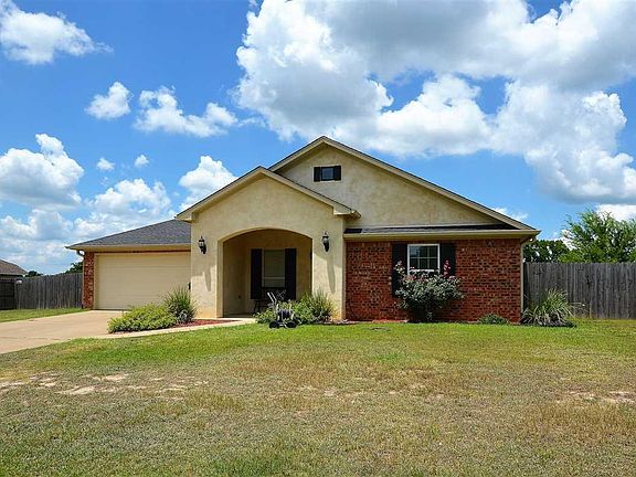2nd image of 837 Greenwood Cir