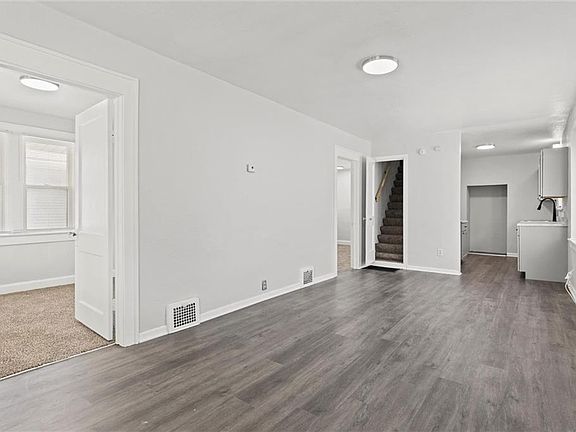 5th image of 3117 Jackson Ave