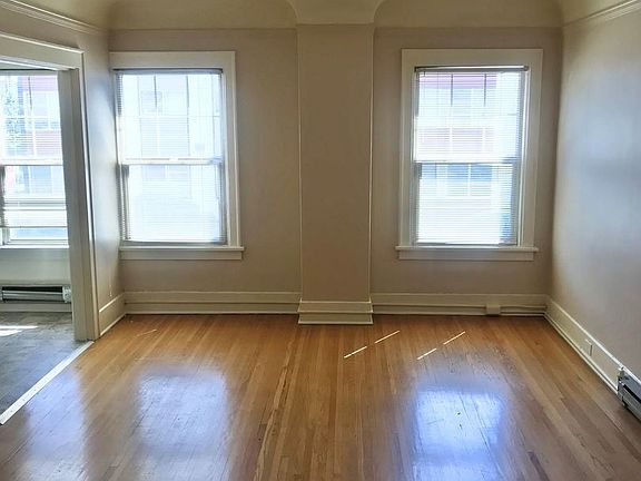 3rd image of 4203 Brooklyn Ave NE #3978592