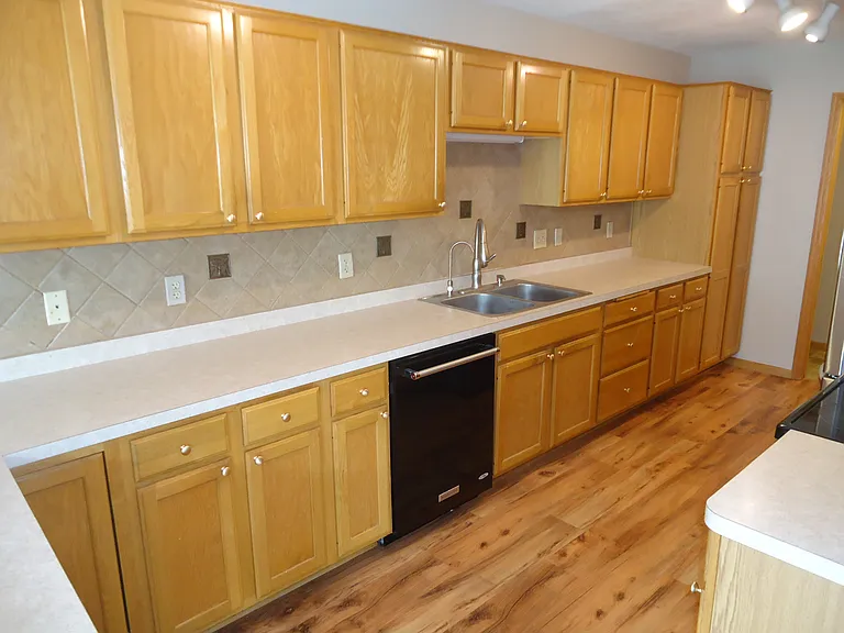 1650 Wellington Ln — Photo 6