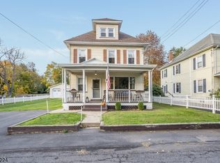 305 Prospect St, Stewartsville, NJ 08886