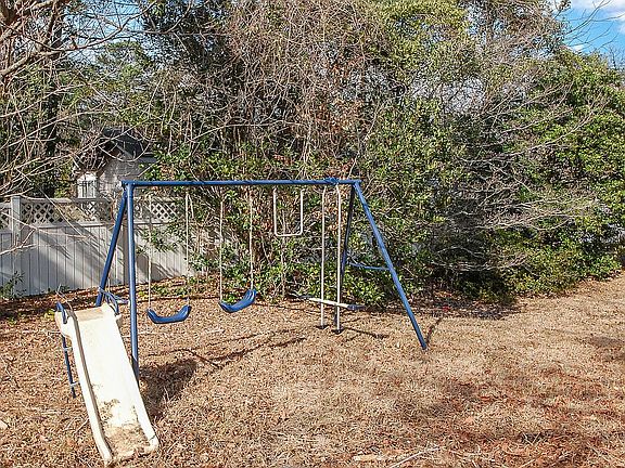 5th image of 317 Longview Dr