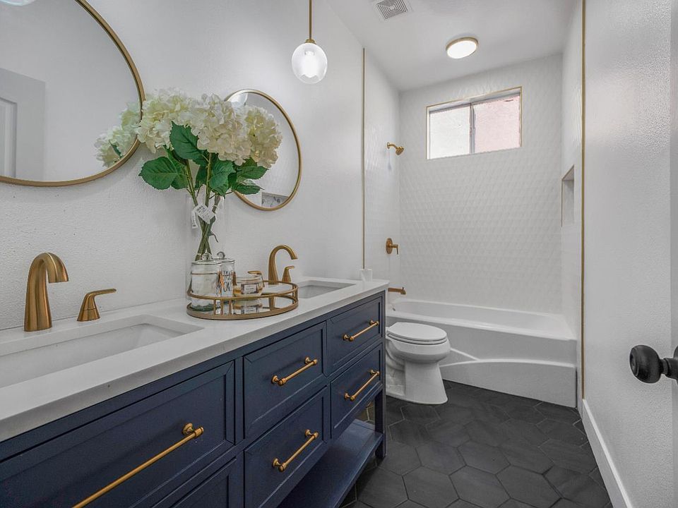 19th image of 6602 E Lowe Ave