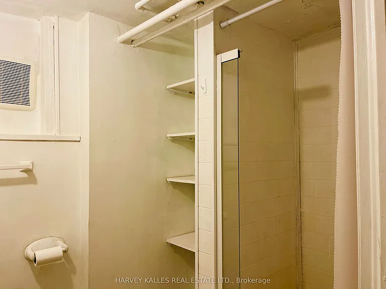218 Heath St W #BASEMENT — Photo 8