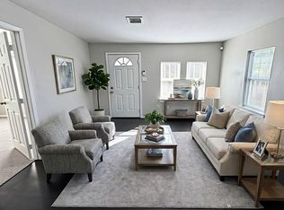 866 N Victory Dr, Houston, TX 77088