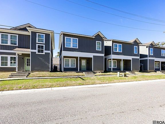 2nd image of 3202-3230 Iowa St