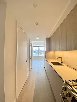 Rented by Modern Spaces | media 18