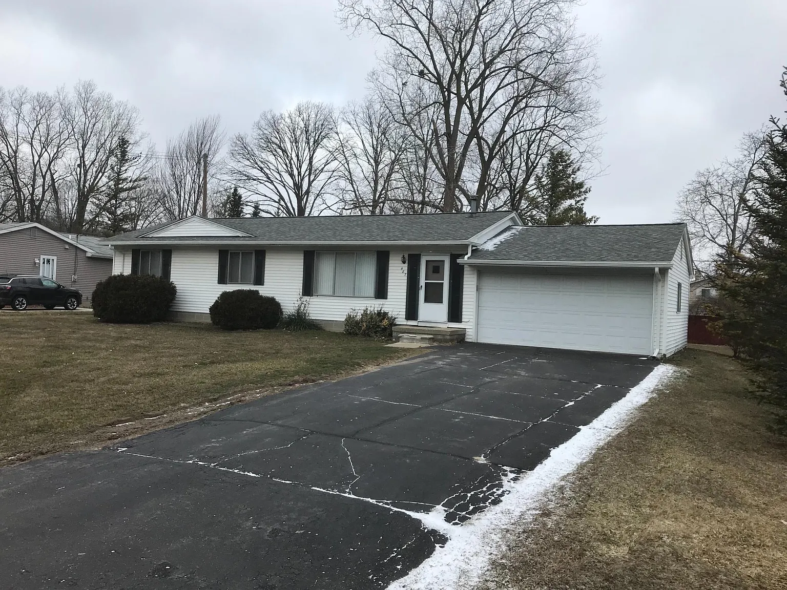 487 Trombley Dr photo 1