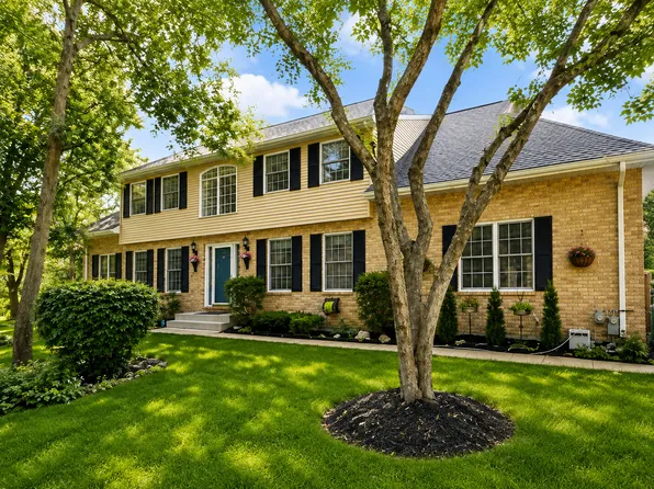 1335 Laurel Oaks Dr, Streamwood, IL 60107
