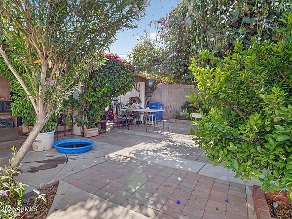 5th image of 734 E DESERT Drive S