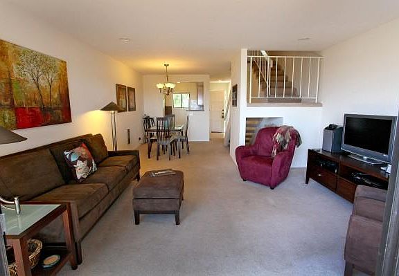 5th image of 952 Miramonte Dr APT 4