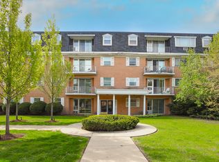 415 Wesley Ave APT 23, Oak Park, IL