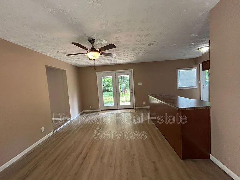 1739 Embury Park Rd — Photo 10