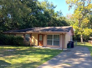108 Ogden St, Ocean Springs, MS 39564