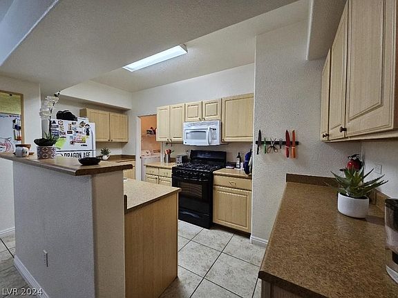 4th image of 8250 N Grand Canyon Dr Unit 1136