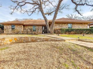 5 Colonial Ct, Trophy Club, TX 76262