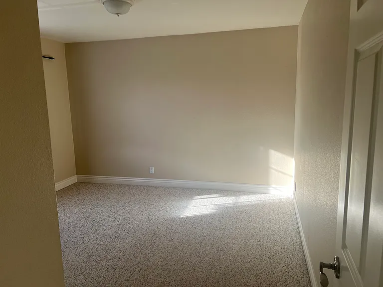 3188 Heather Ridge Dr — Photo 2