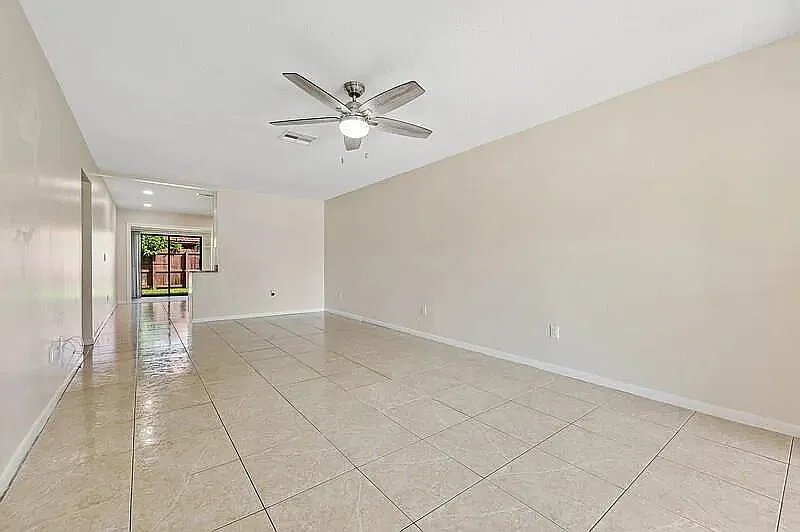 2 bed, 1026 sqft, $2,090 — Photo 4