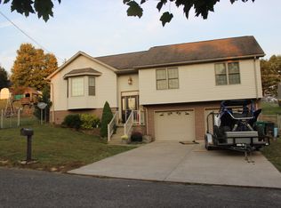 94 Woodside Ln, Bridgeport, WV 26330