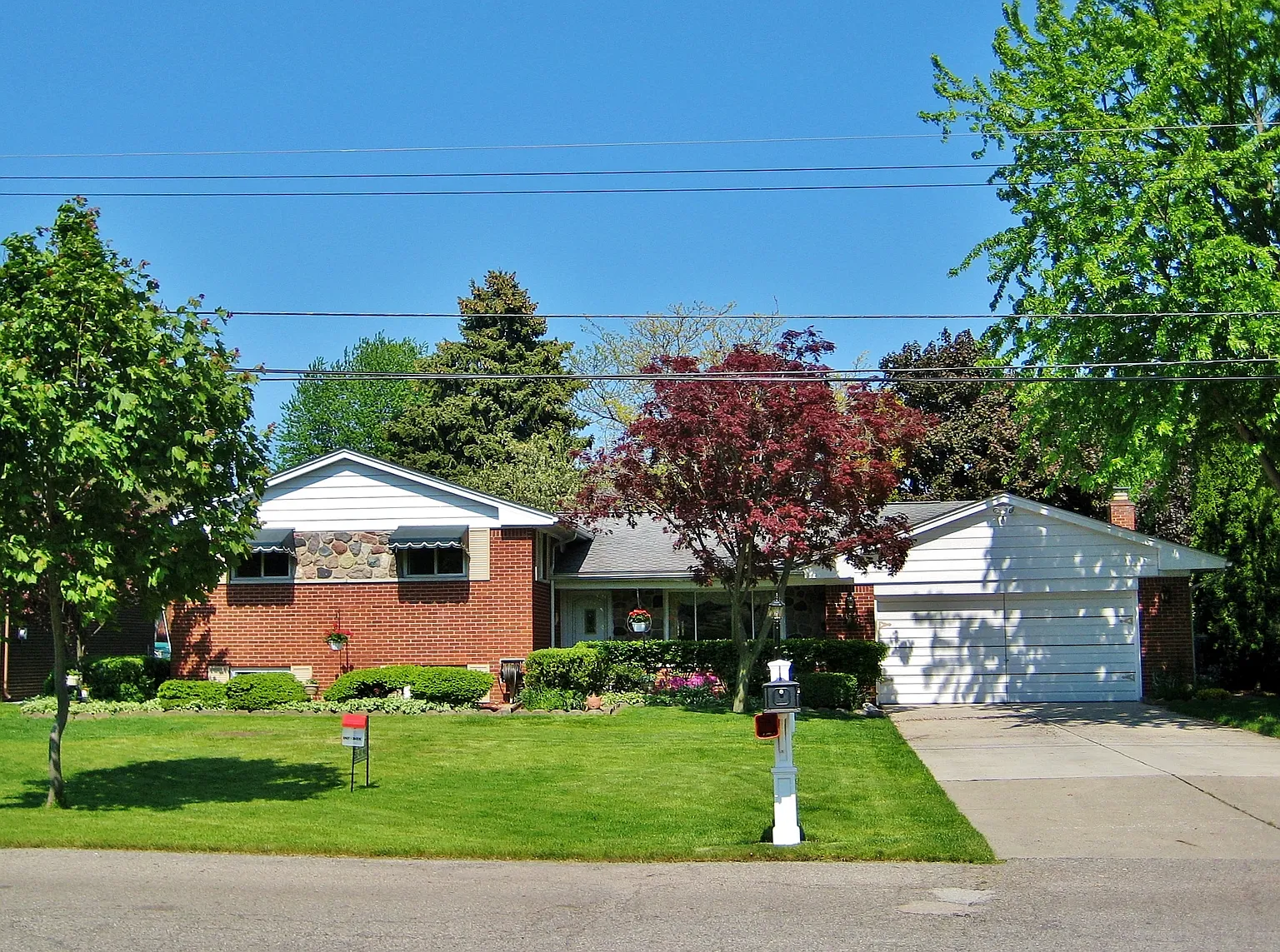 41448 Windmill St photo 1
