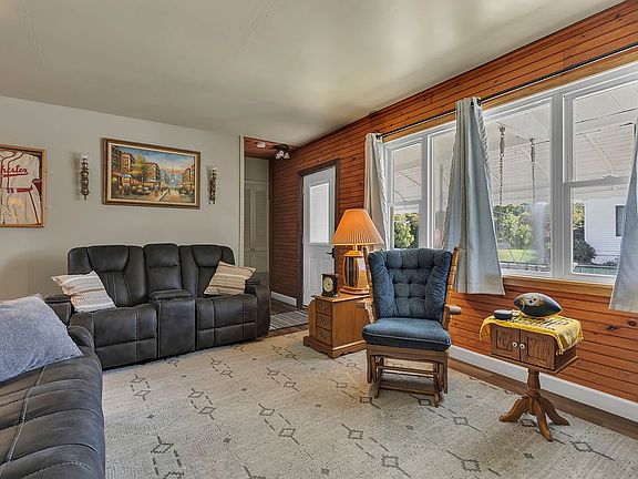 4th image of 156 Willow Ave