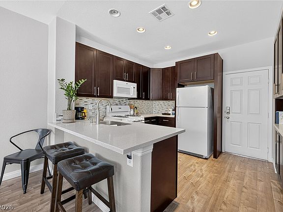 3rd image of 226 Priority Point St