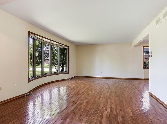 4th image of 14001 Avalon Ct