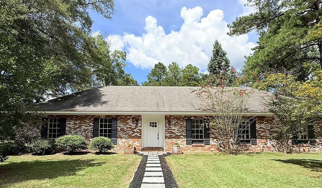 1800 Ridgewood Dr - Property Image