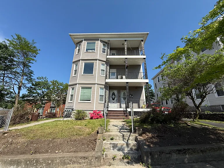 32 Woodbine St #1 — Photo 16
