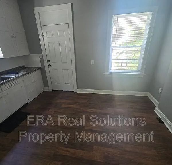 54 N Ogden Ave — Photo 14
