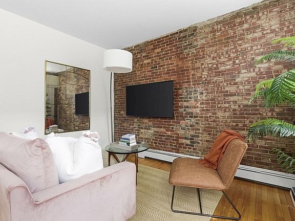 2nd image of 30 E Springfield St APT 2