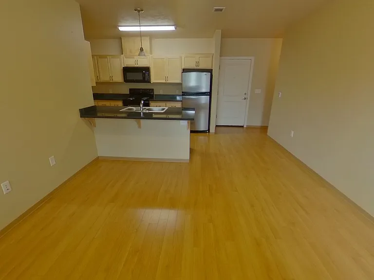 Midtown Apartments — Photo 26