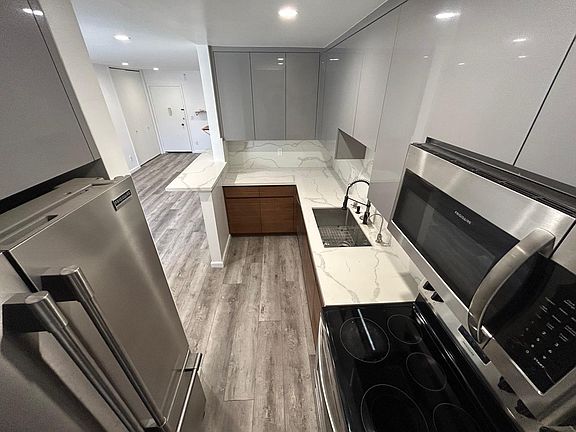4th image of 4255 W 5th St APT 205