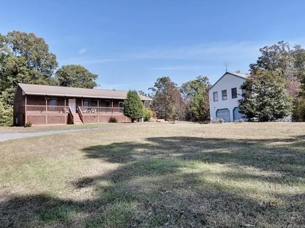 3323 N Waterside Dr, Lanexa, VA 23089