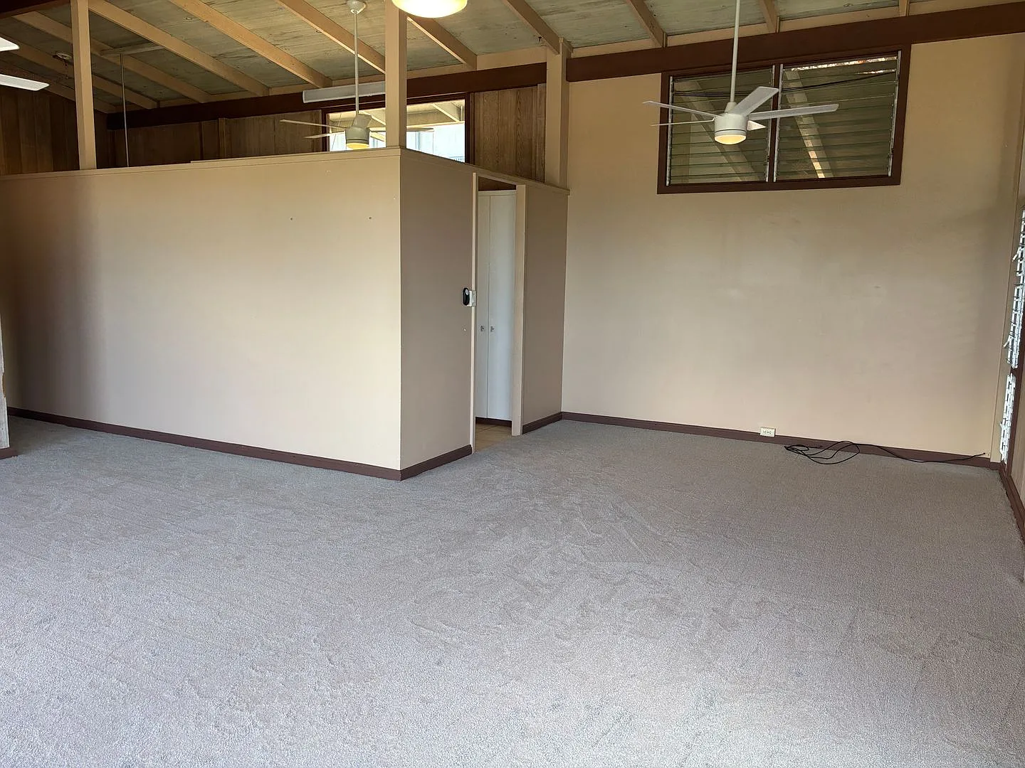 Kane'ohe - Ka'alaea - 3 Bdrm/2 Bath/Carport - $3,500 — Photo 3