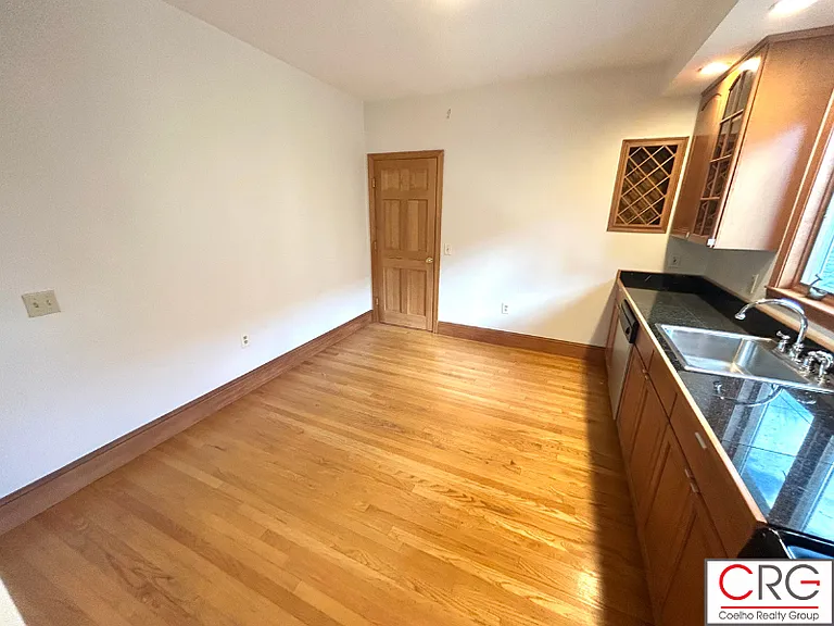 18 Wellington Rd #2 — Photo 3