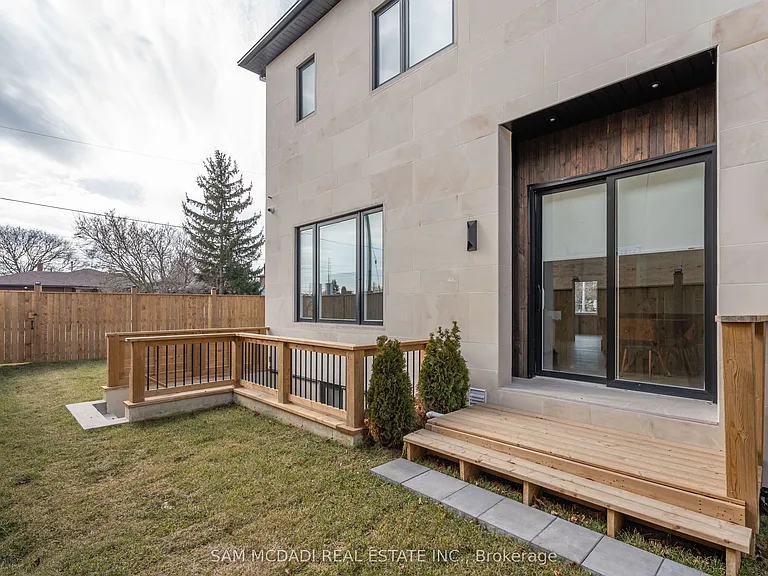 1019 Strathy Ave — Photo 39